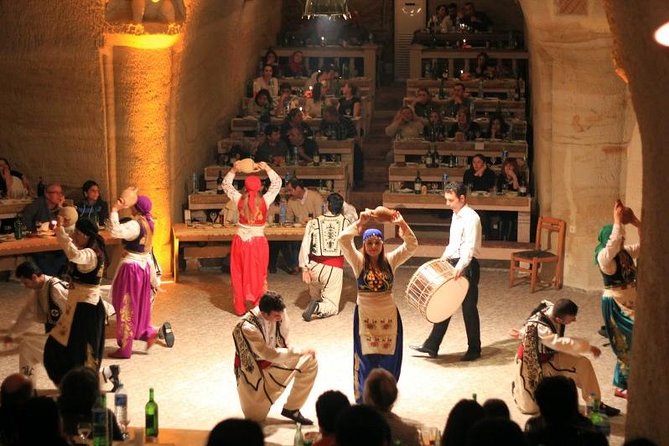 Gidiş-Dönüş Transfer ve Şampanya Partisi ile Kapadokya Jeep Safari Turu