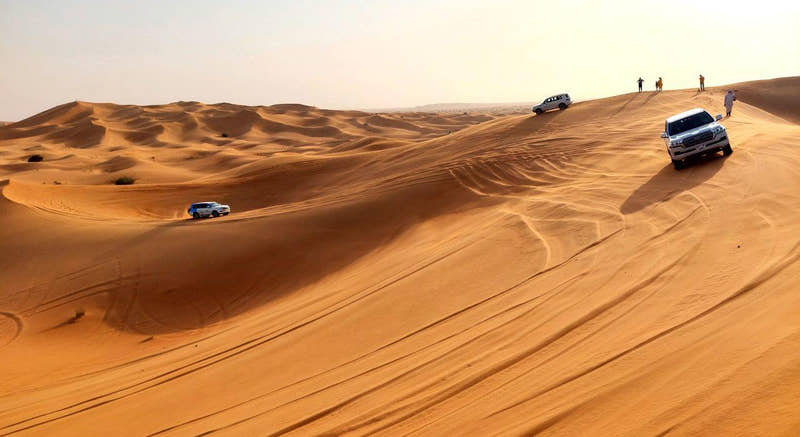 Dune bashing i biler